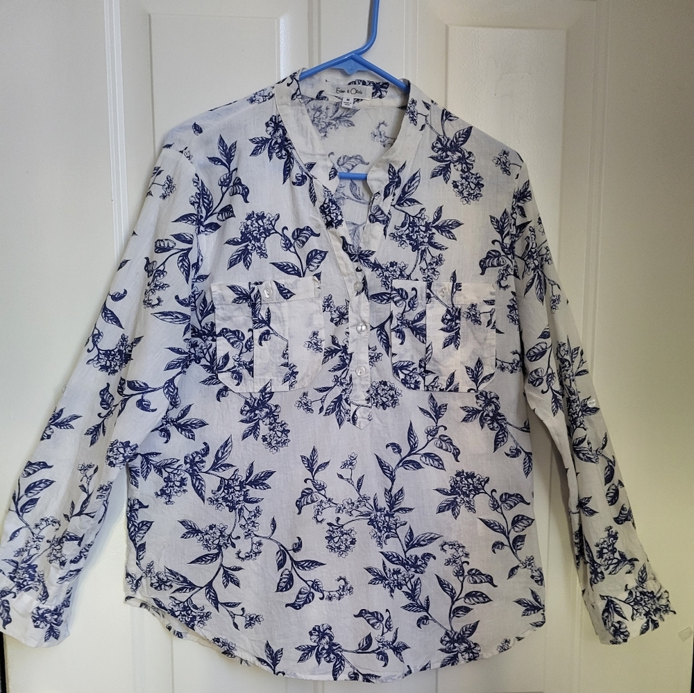 Eden & Olivia white and blue Floral Blouse. Sz M with roll sleeves and button